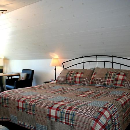 Hadovka Lakeside Inn Wellington Extérieur photo