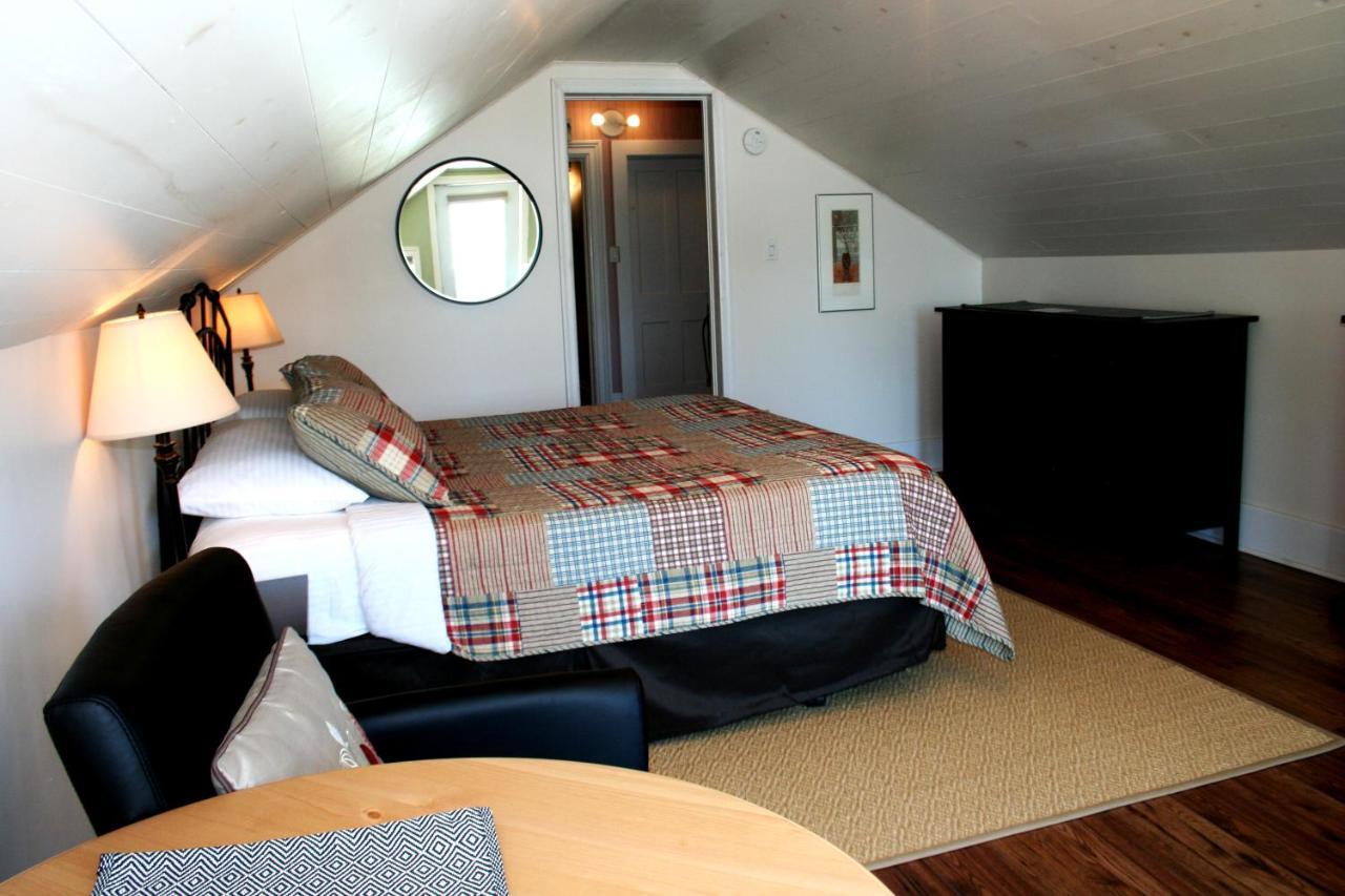 Hadovka Lakeside Inn Wellington Extérieur photo