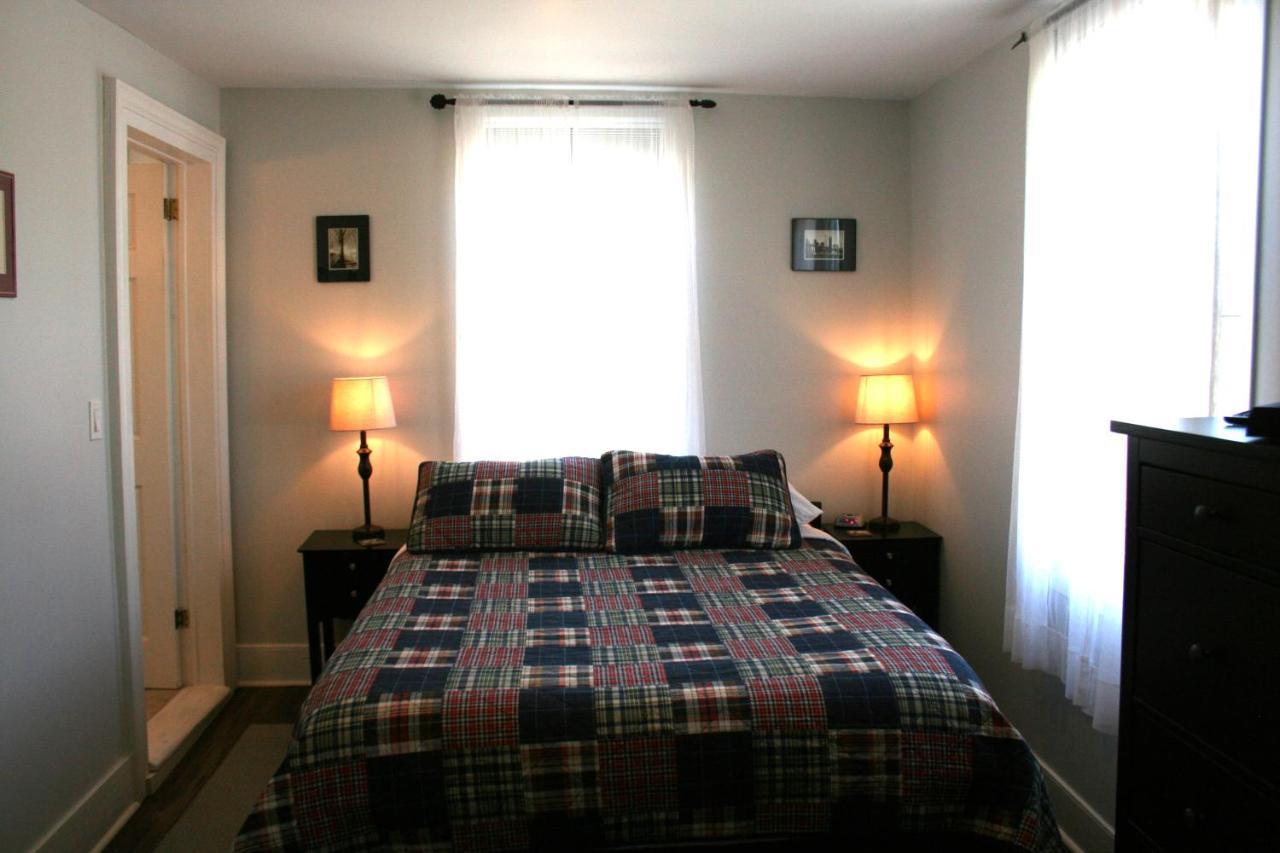 Hadovka Lakeside Inn Wellington Extérieur photo