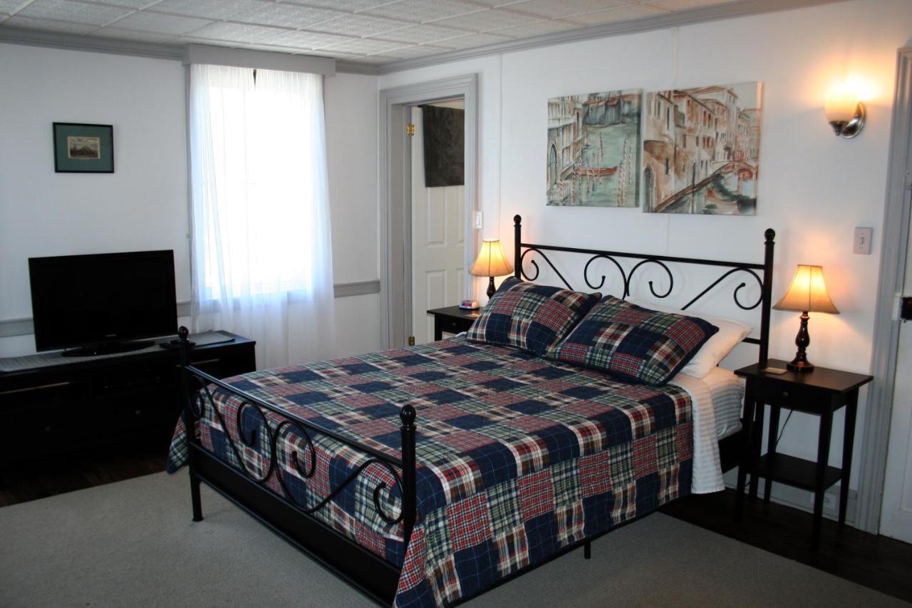 Hadovka Lakeside Inn Wellington Extérieur photo