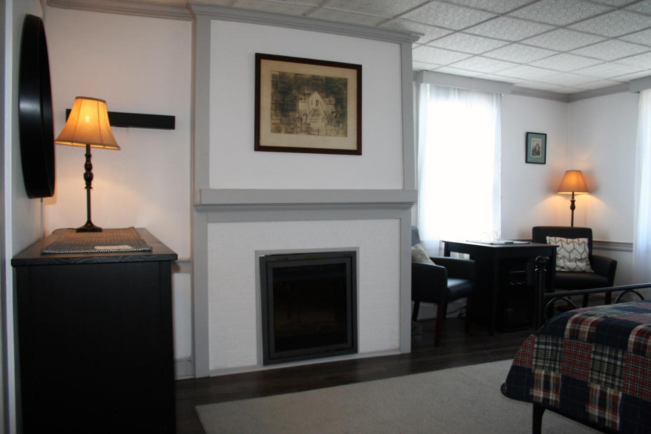 Hadovka Lakeside Inn Wellington Extérieur photo