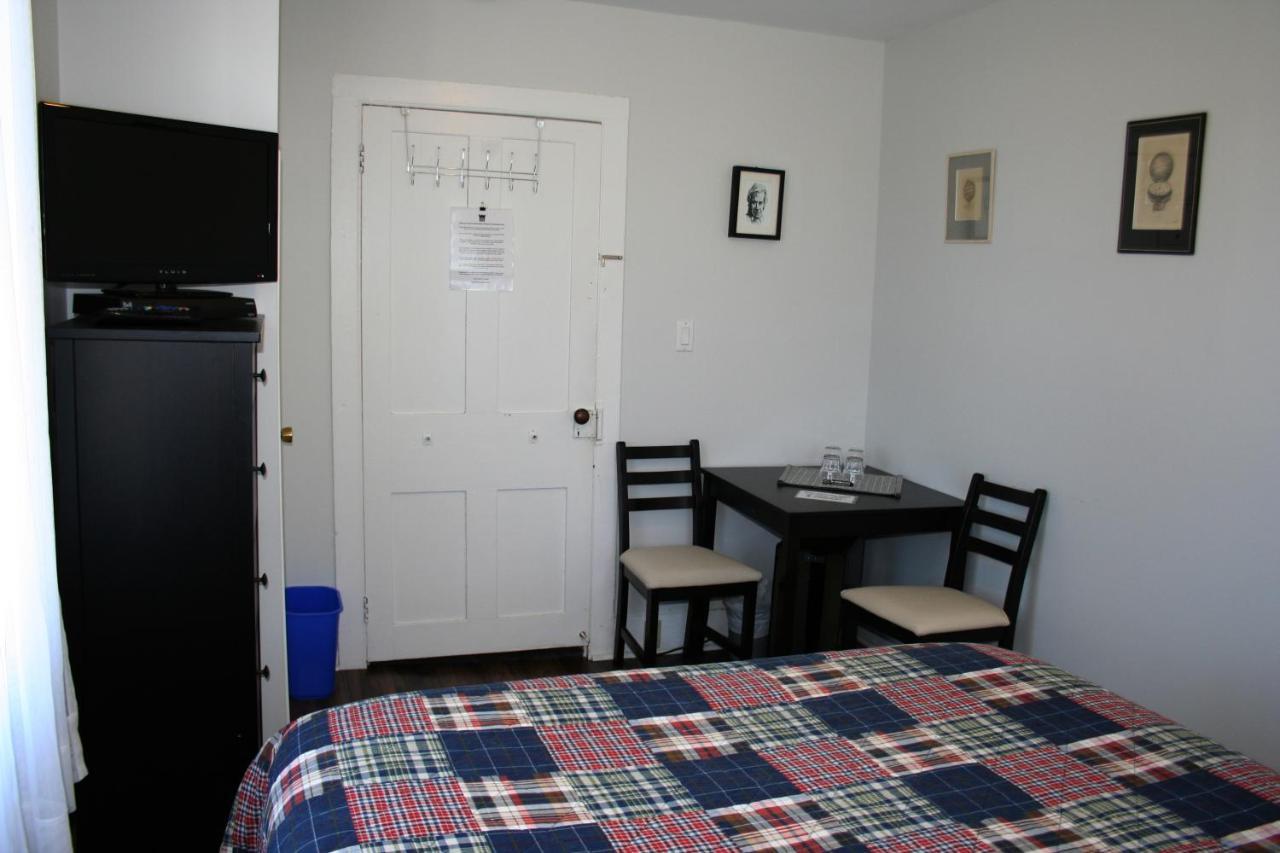 Hadovka Lakeside Inn Wellington Extérieur photo