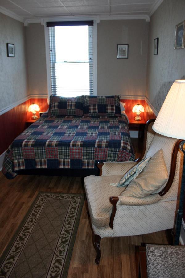 Hadovka Lakeside Inn Wellington Extérieur photo