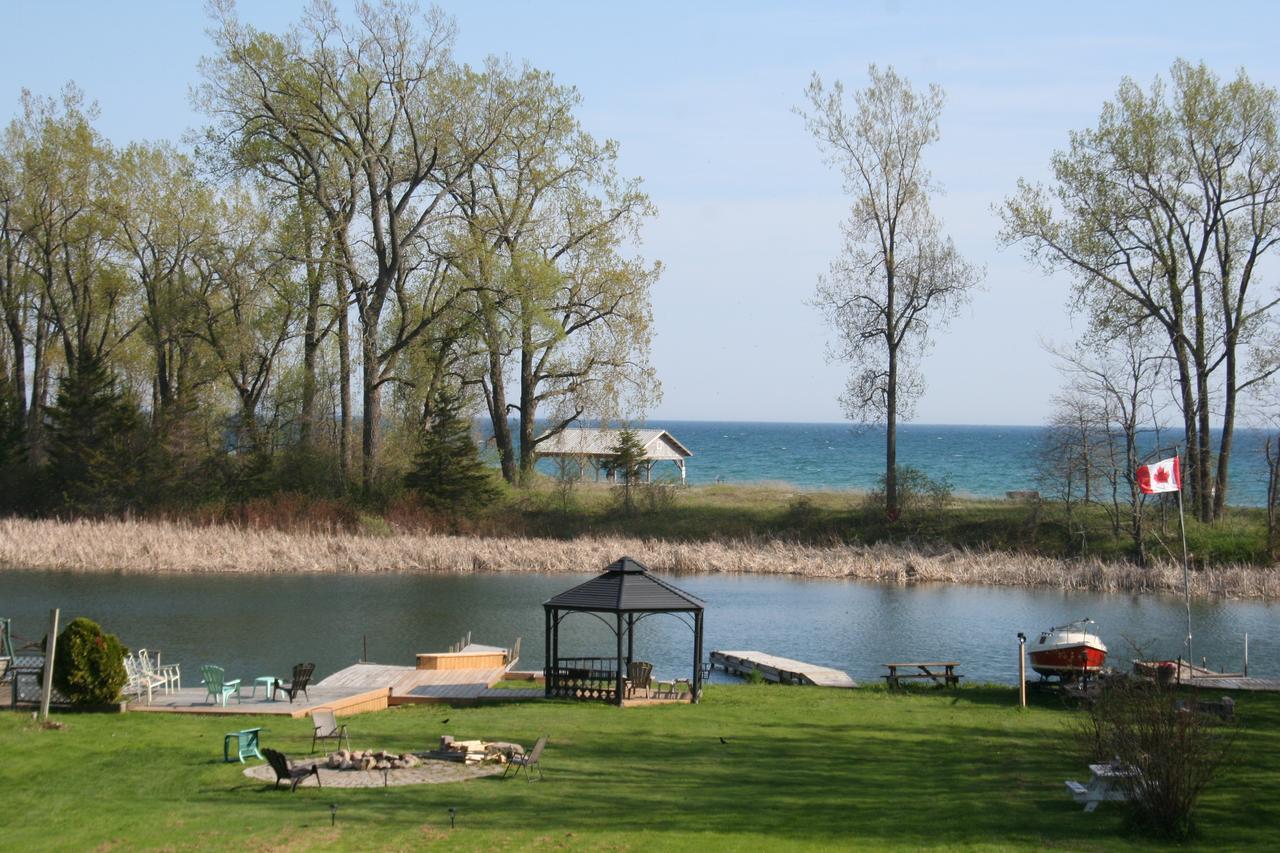 Hadovka Lakeside Inn Wellington Extérieur photo